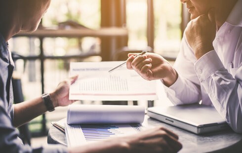 Pożyczka inwestycyjna - czym różni się od kredytu?